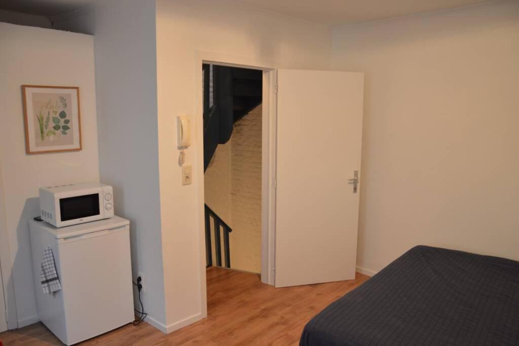 Apartamento Nice Studio In Marolles Bruselas Exterior foto